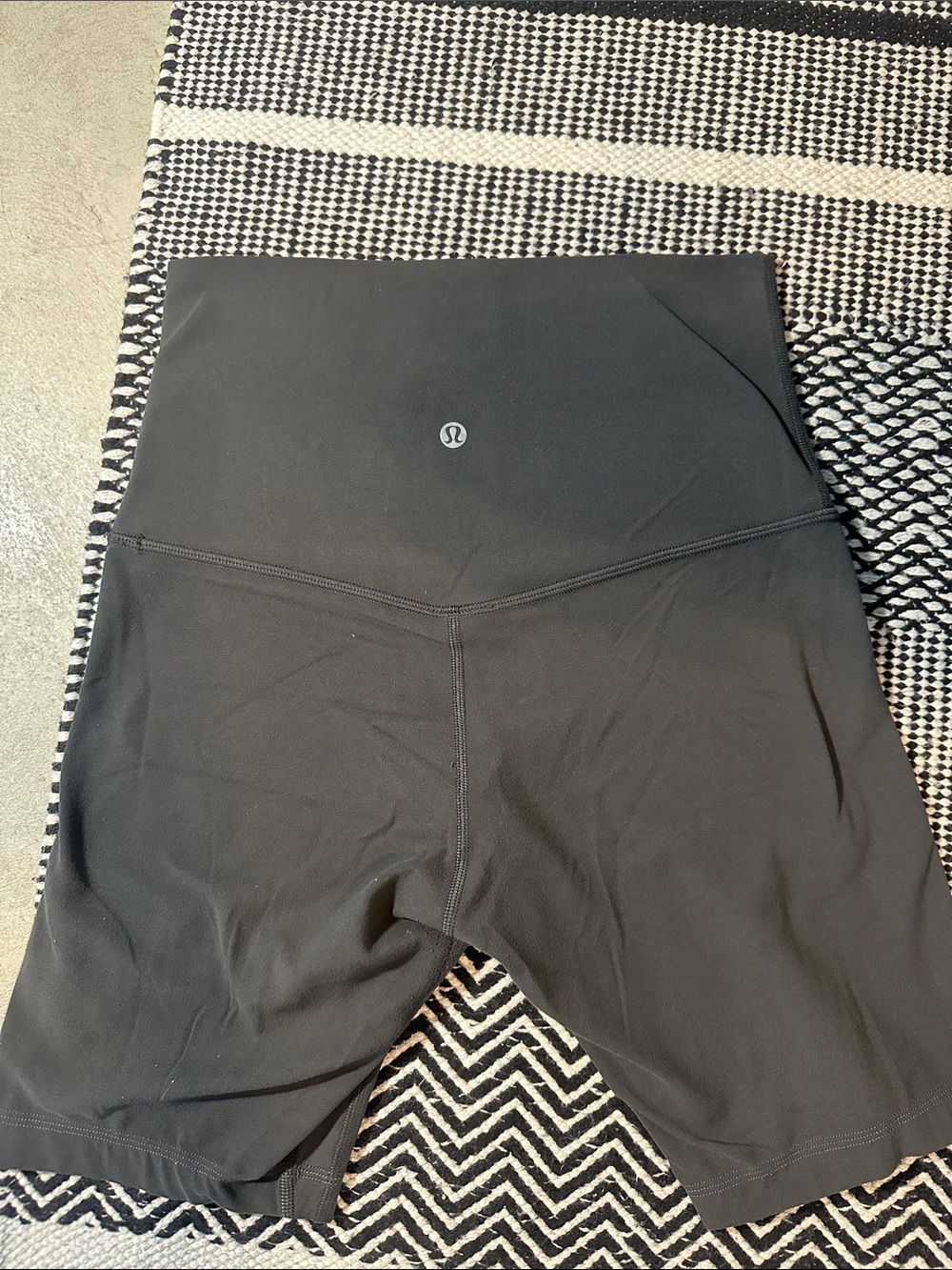 Lululemon Super-High Rise Align Short 6” - Grey - Picture 4 of 5